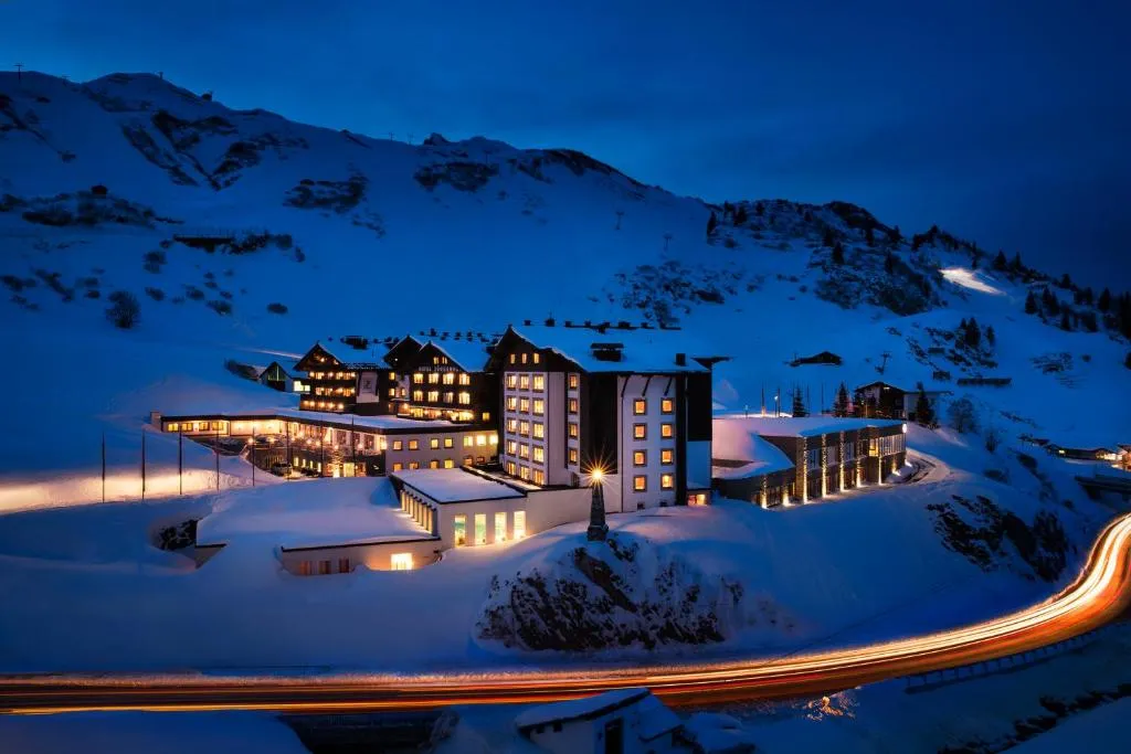 Hotel Zürserhof, hotel in Zürs am Arlberg