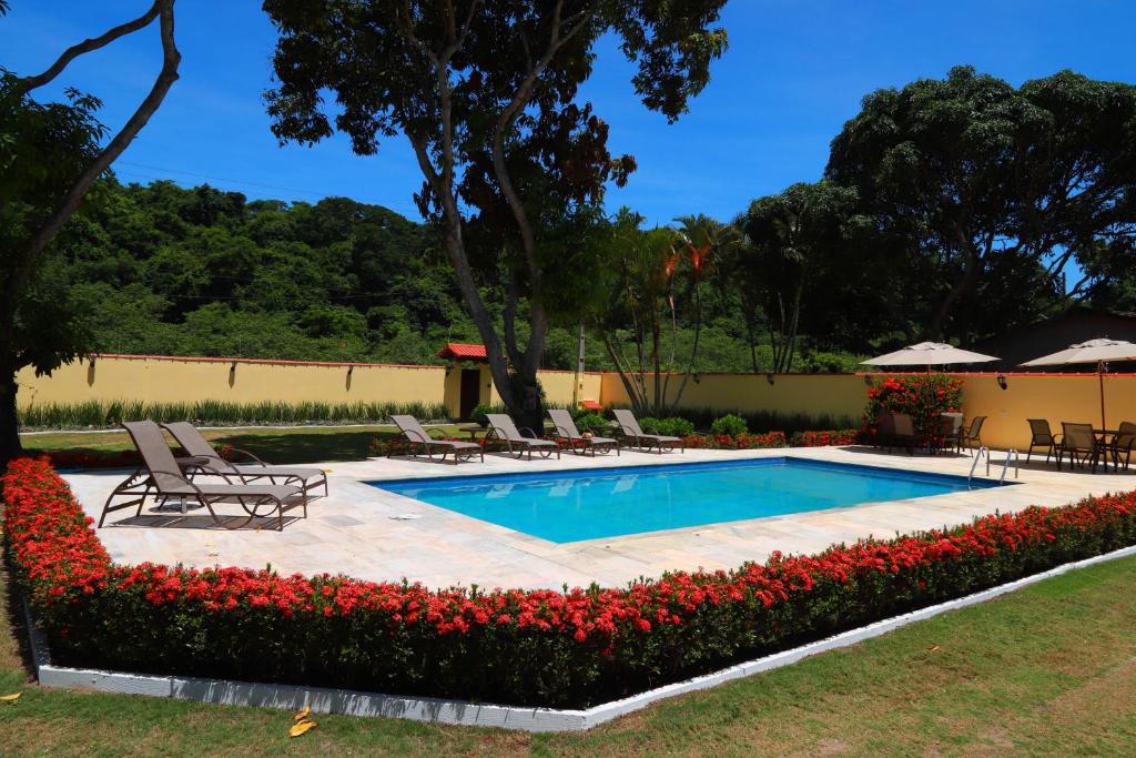 CASA de praia com PISCINA, CHURRASQUEIRA, 05 QUARTOS para até 20 PESSOAS