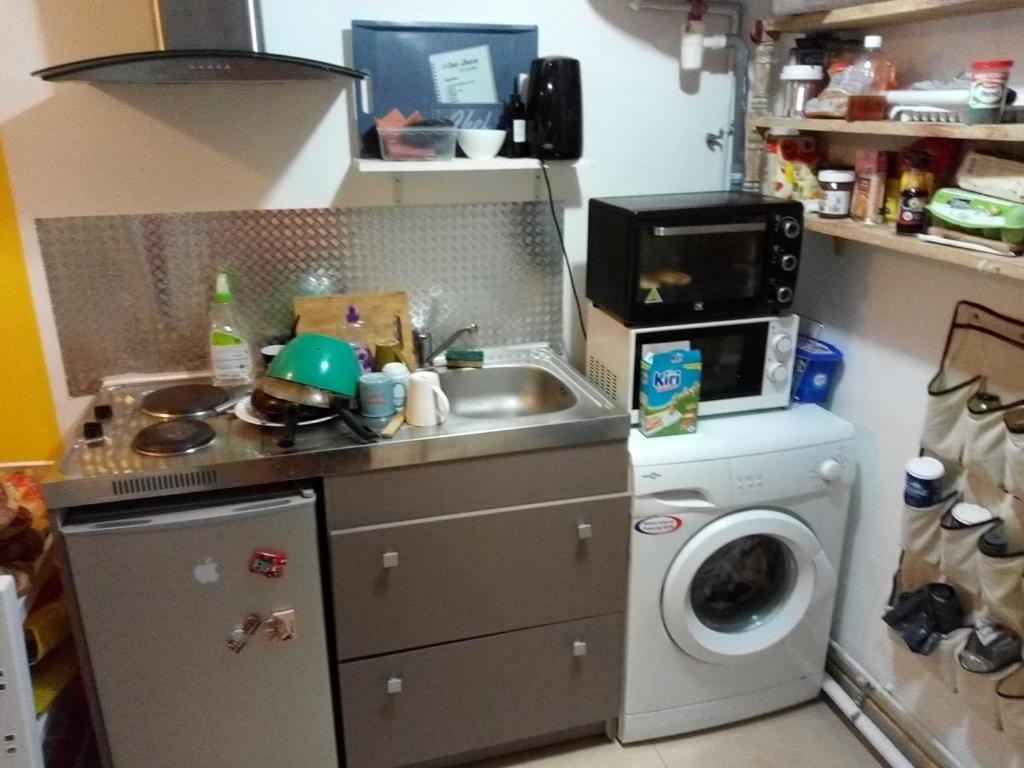 Studio charmant tout équipé - 1