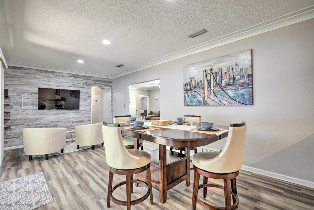 Modern Gainesville Gem about 2 Mi to University!