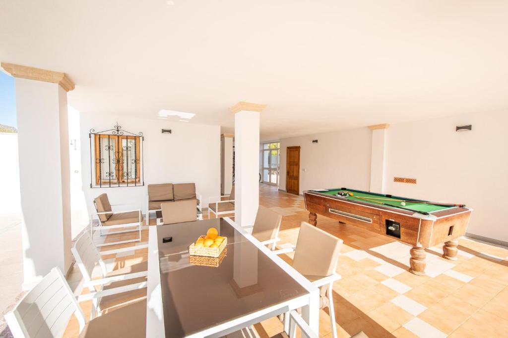 A perfect location villa for holidays with AC and private pool - 5