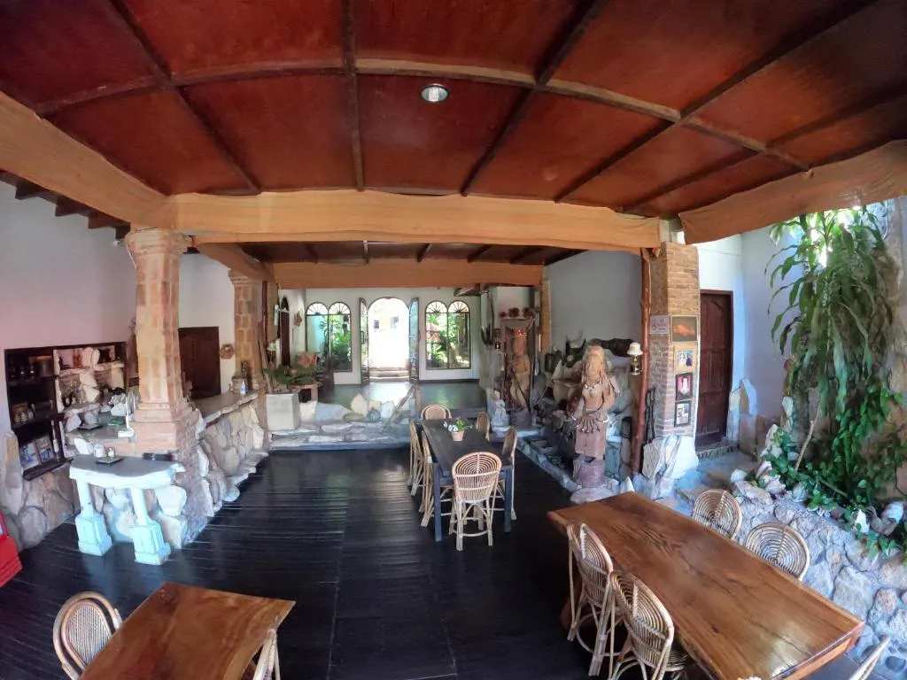 PIAS POPPIES HOTEL, hotel en Rantepao