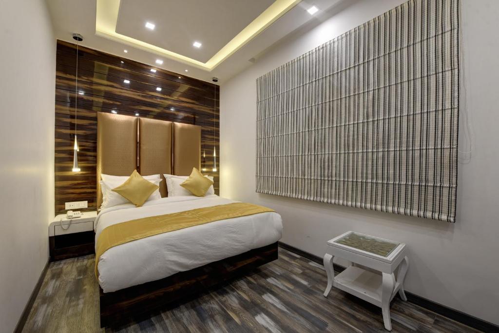 Golden Tree Hotel photo