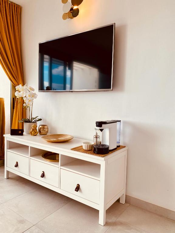 Exclusive Bungalow with Stunning Sea Views by 75Steps - 5