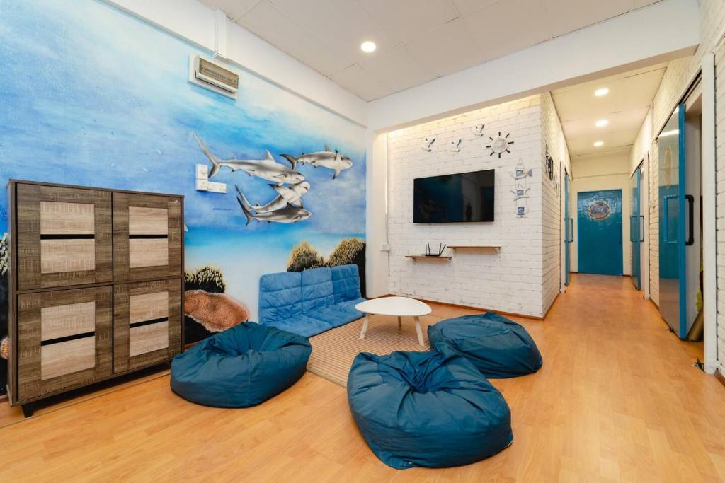 The Ship Guesthouse — Hotel in Semporna