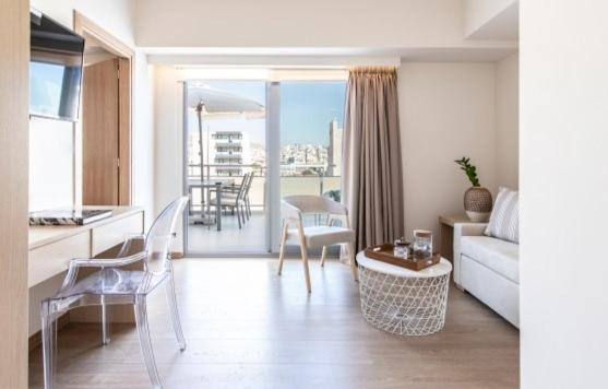 갤러리 스위트 앤 레지던스 (Gallery Suites & Residences)