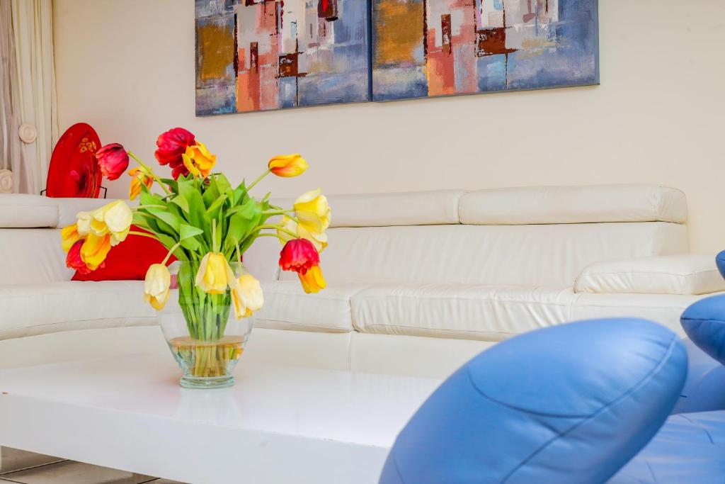 Hakgosi Self Catering Apartments photo