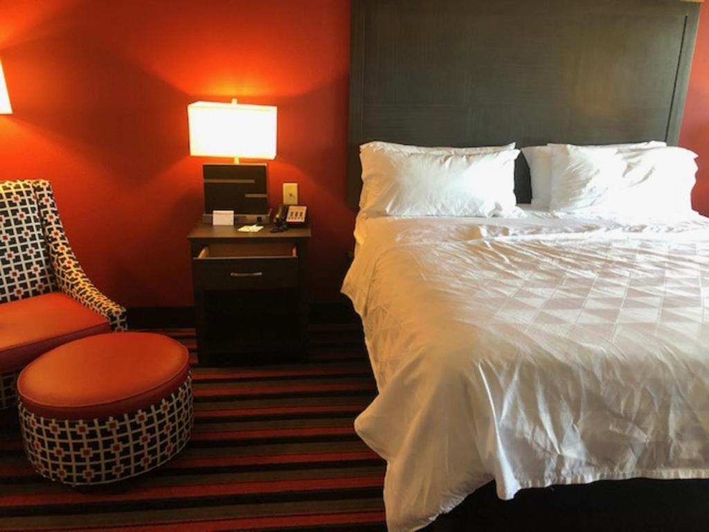 Holiday Inn Hotel & Suites Lafayette North photo