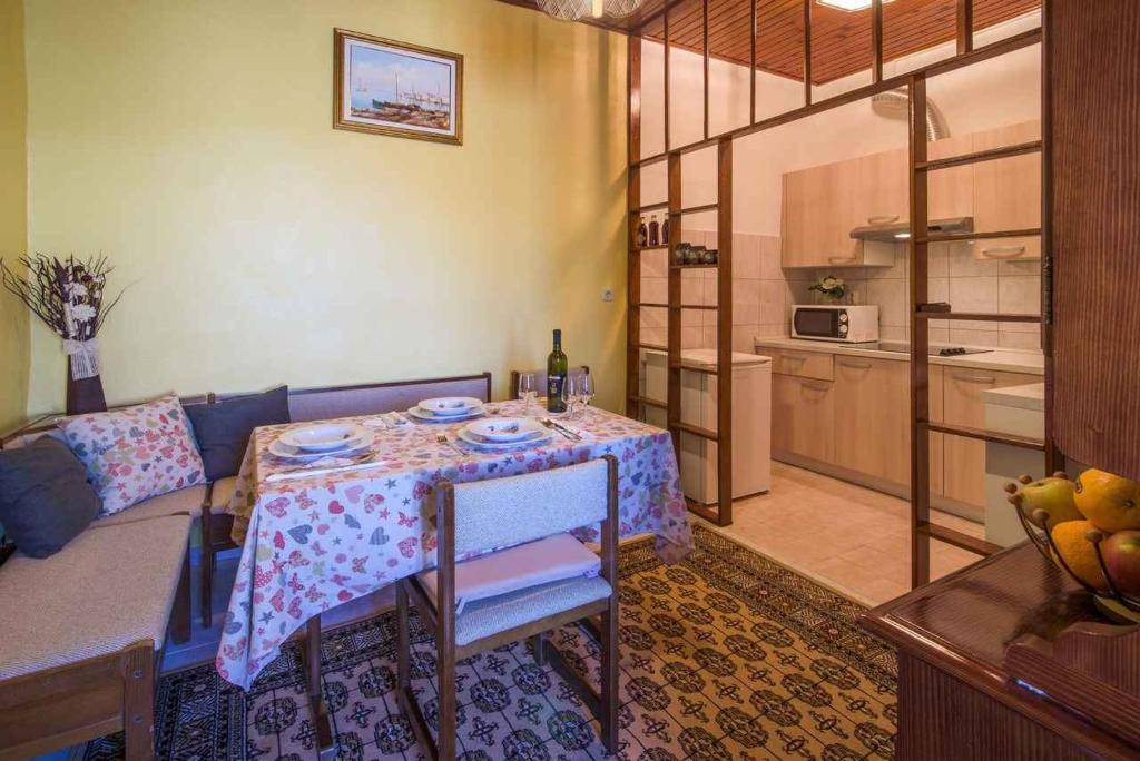 Photo 4 of Apartment in Vrbnik-Island Krk 35825