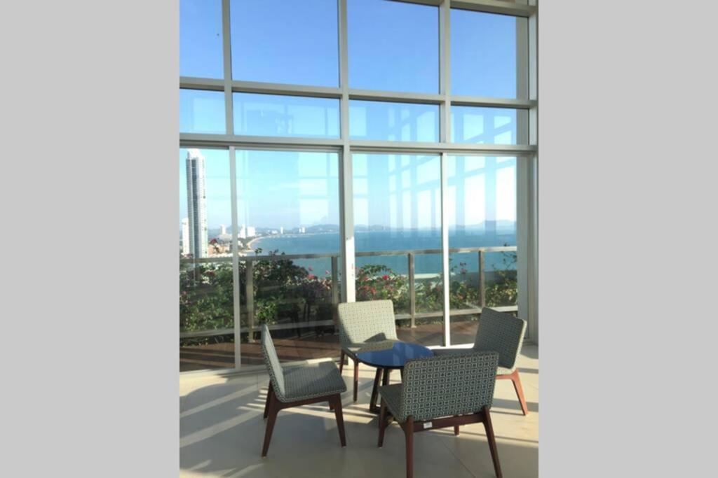 Relaxing Beachfront Suite photo