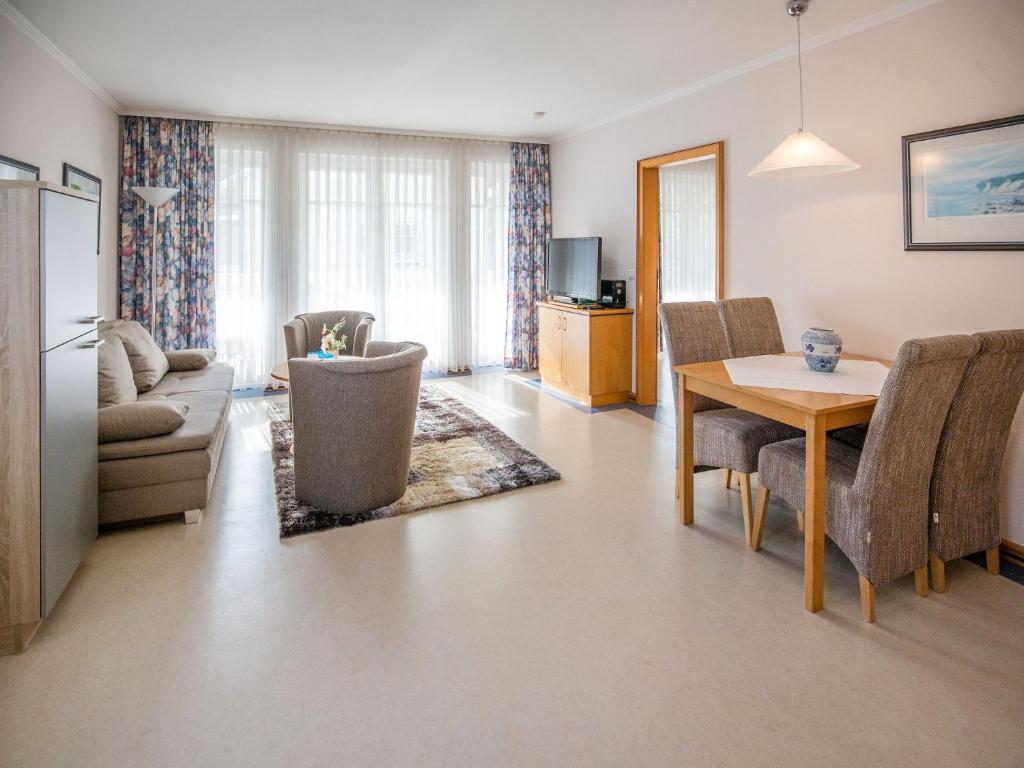 Dünenpark Binz - Komfort Ferienwohnung mit 1 Schlafzimmer und Balkon im Obergeschoss 146, Binz