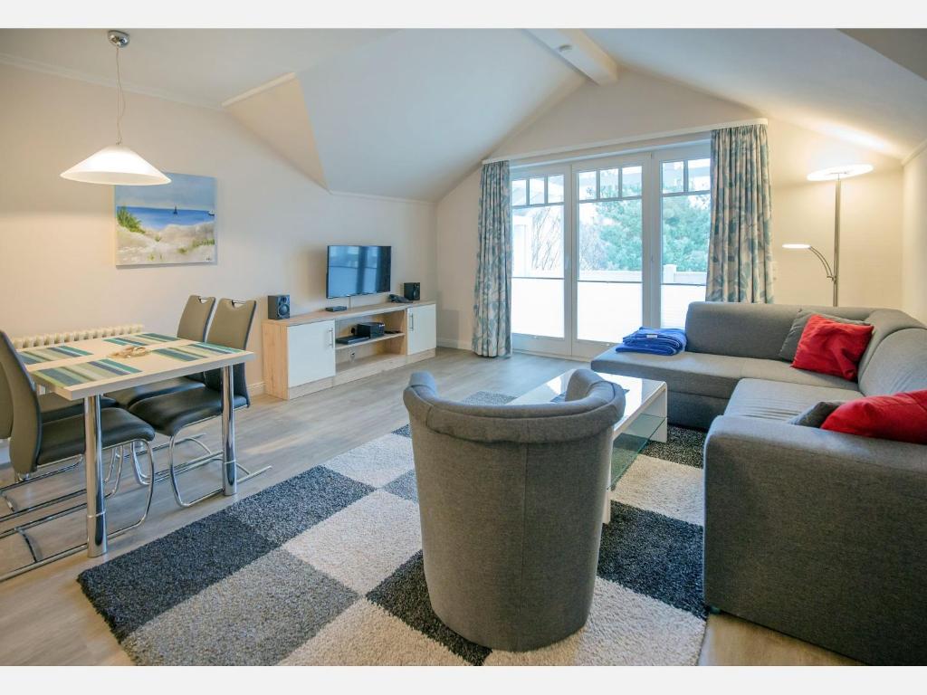 Dünenpark Binz - Komfortplus Ferienwohnung mit 1 Schlafzimmer und Balkon im Dachgeschoss 246, Binz