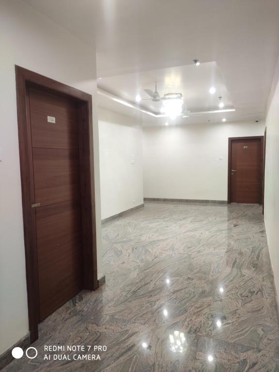 フロント・ロビー