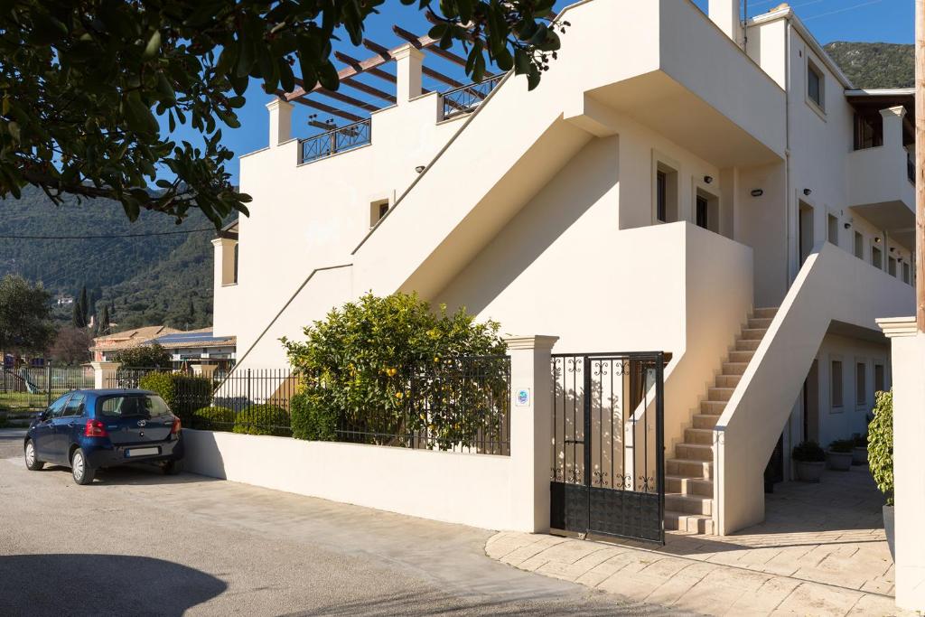 Lemon Tree Corfu Apartments by Konnect photo