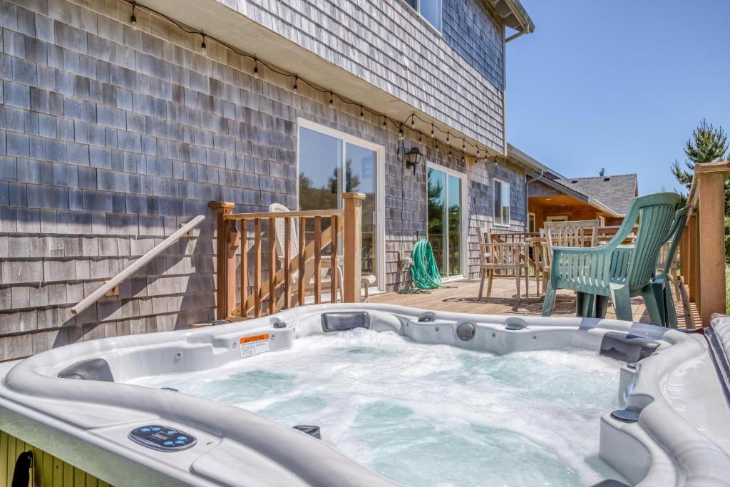 Sand Dollar Find - Meredith Lodging, Pacific City