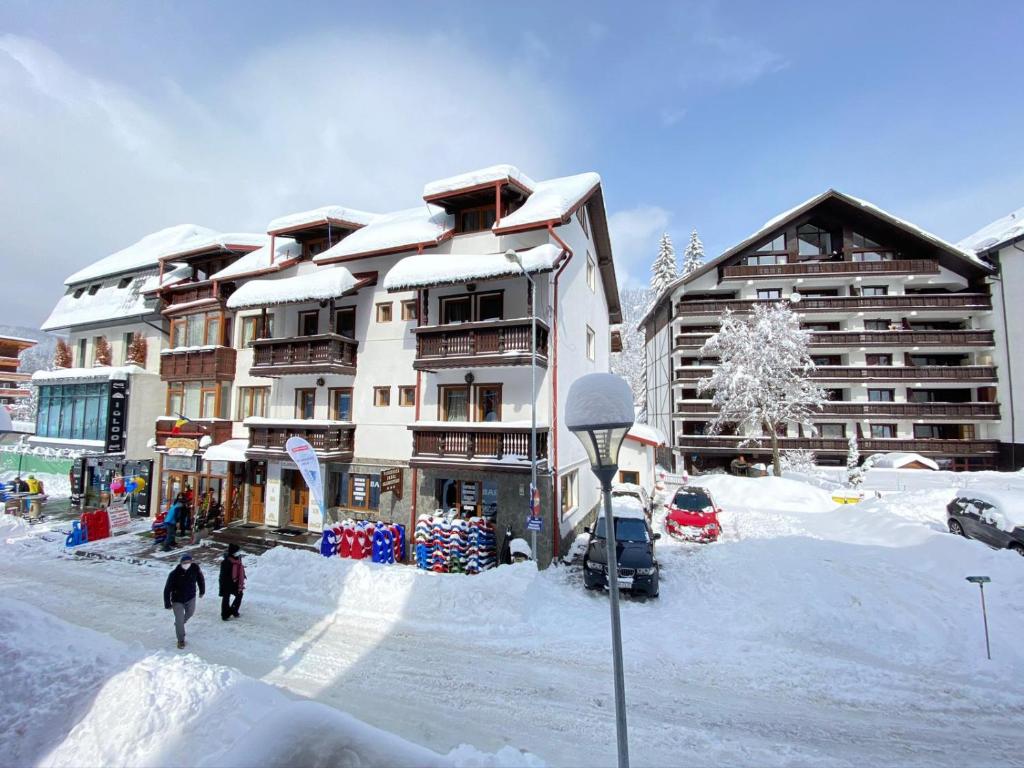 Pensiunea Pasul Clabucetului — Hotel in Predeal
