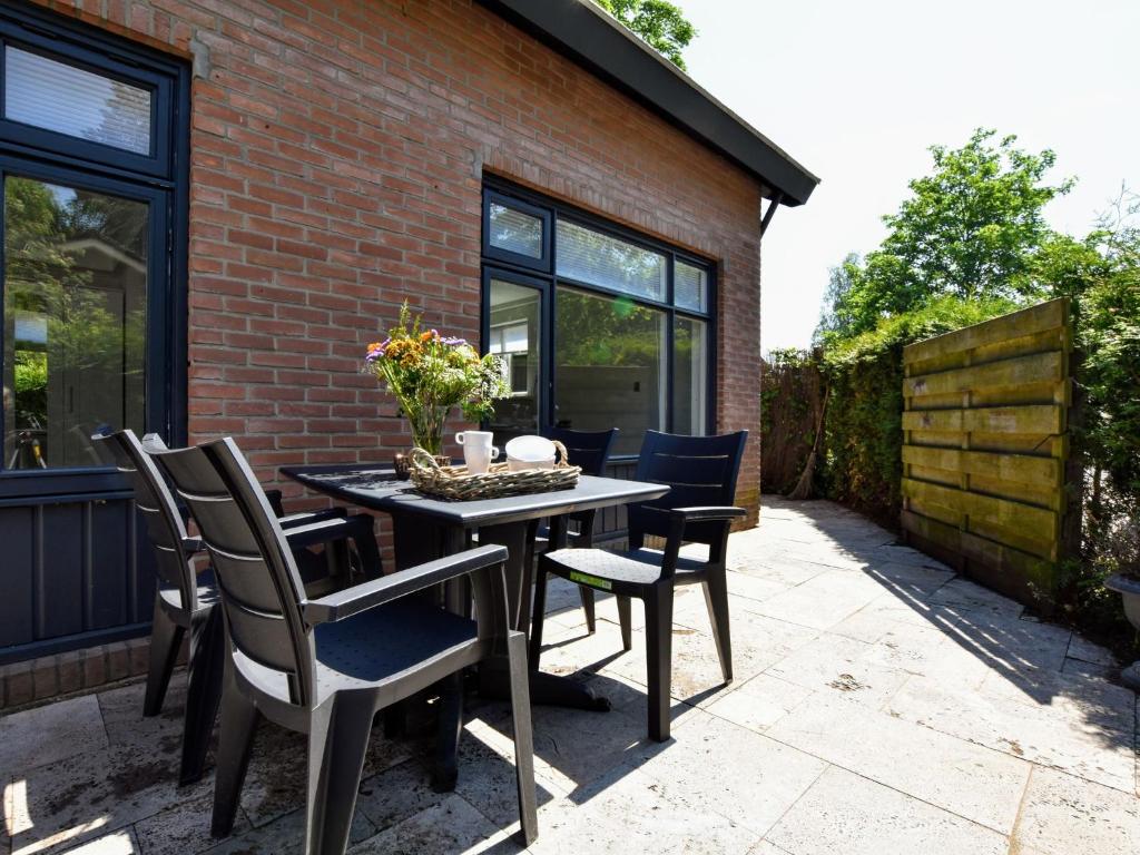 Tranquil Holiday Home in Garderen with Barbecue