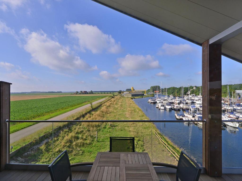 Central Apartment in Kamperland with Private Terrace