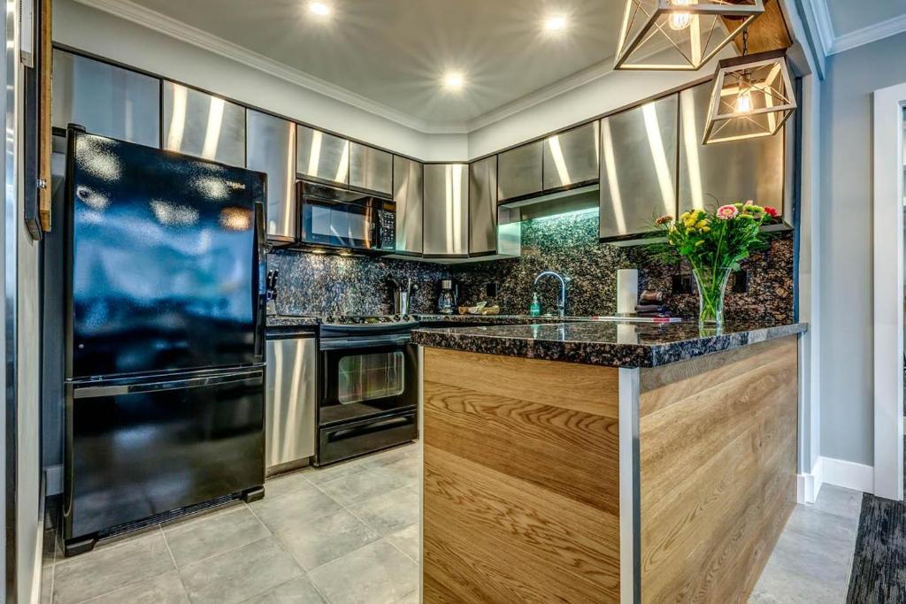 Greystone Lodge 207 Ski-in Out, Whistler