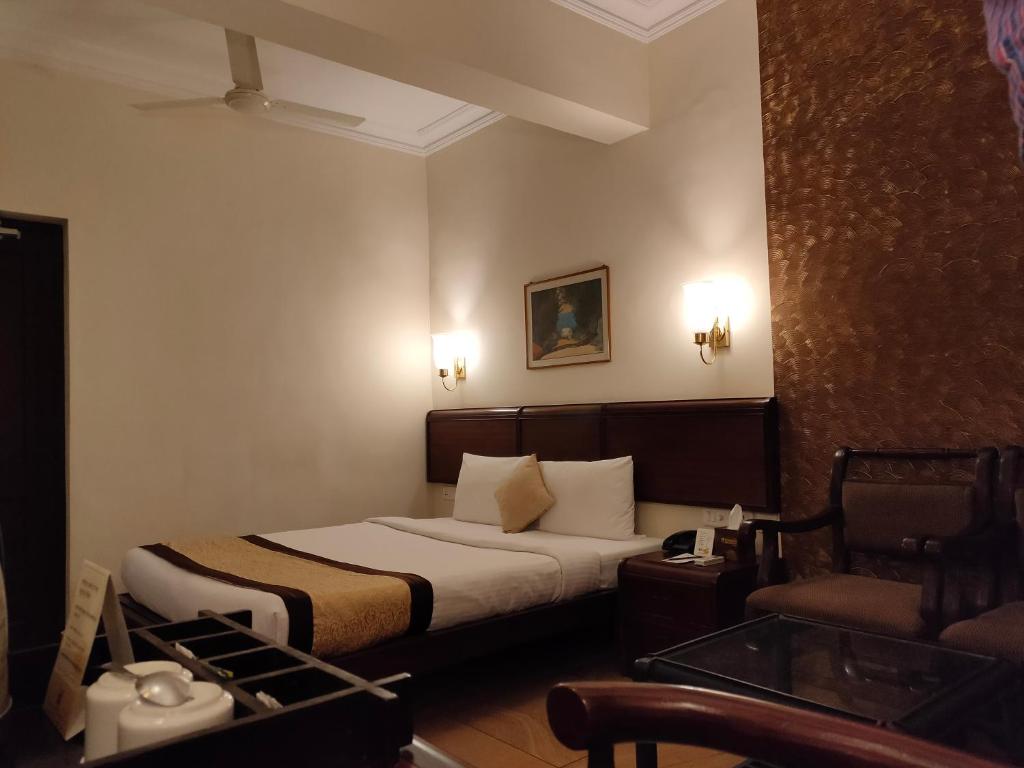 Yuvarani Residency Hotel photo
