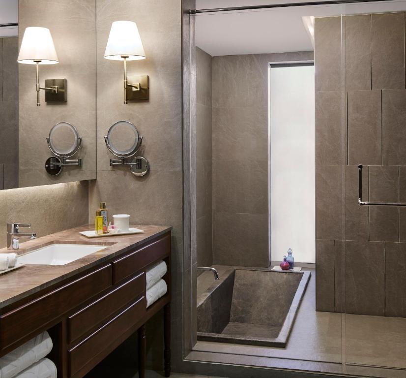 Taj Aravali Resort & Spa Udaipur photo