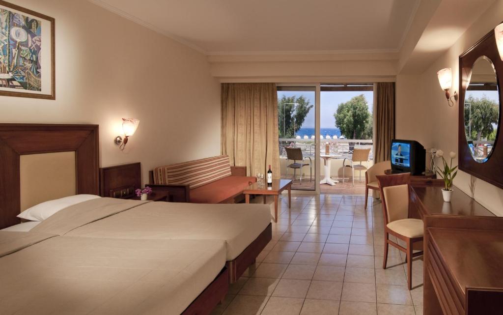 Kipriotis Maris Suites  photo