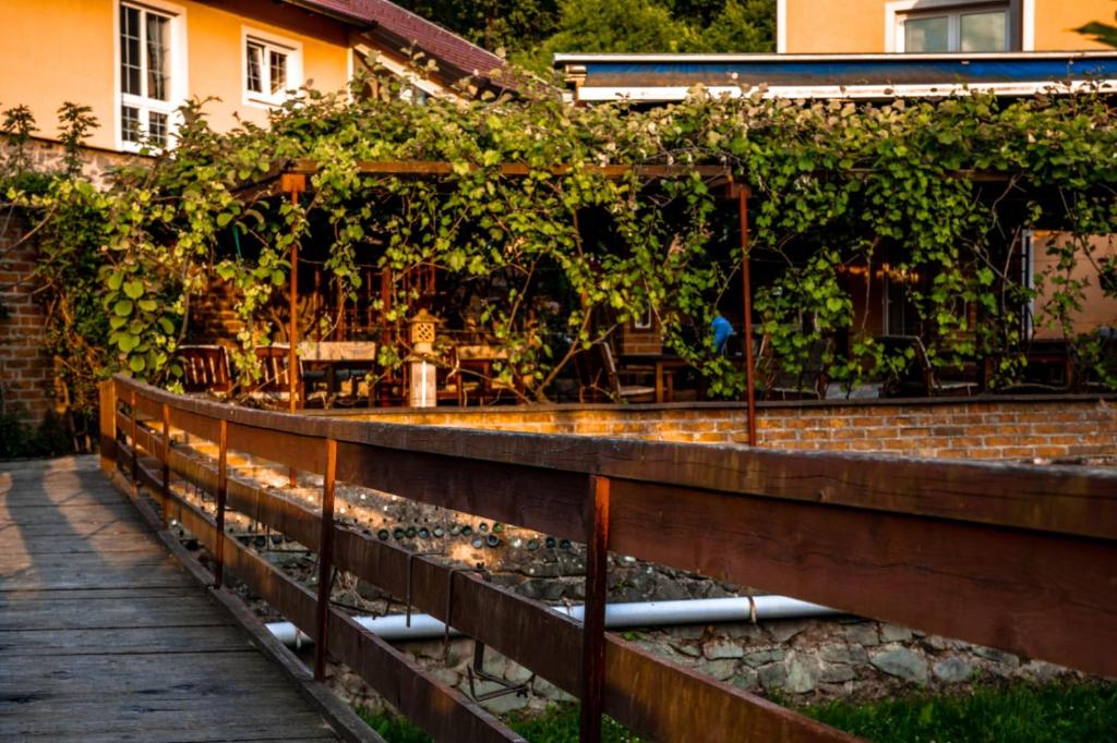 restoran i prenociste Egghus 전경
