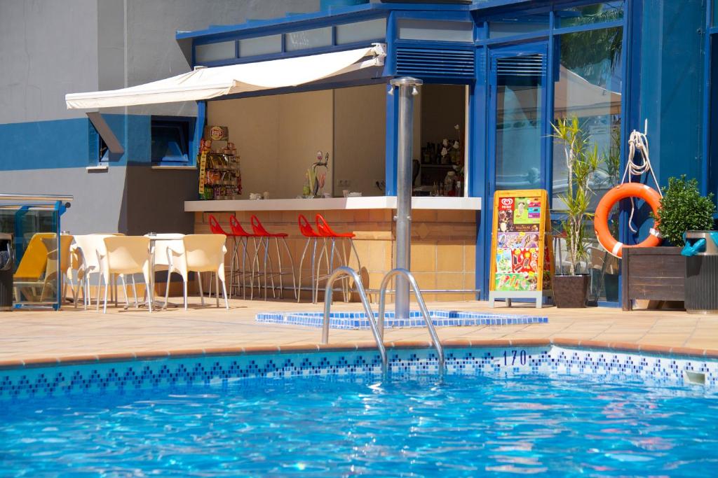 Hotel Madeira Centro — Swimming pool in Benidorm, Valencian Community