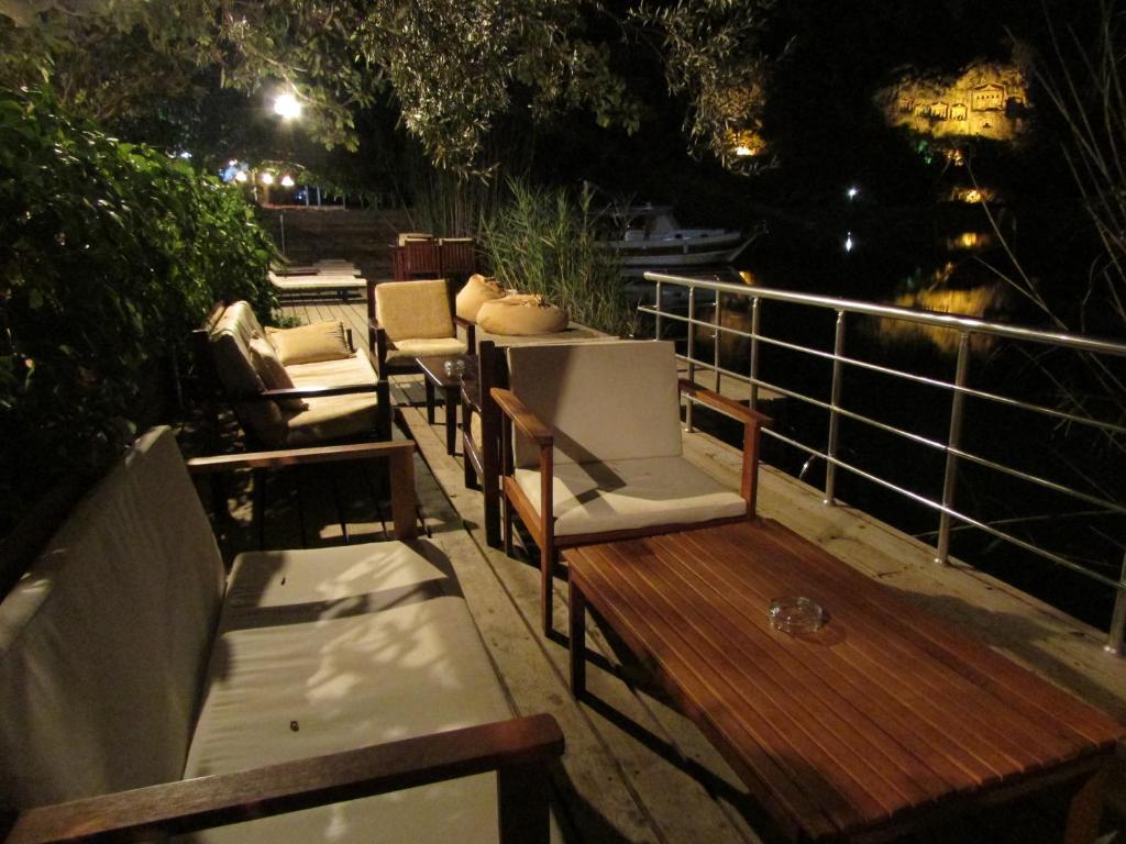 Lindos Pension