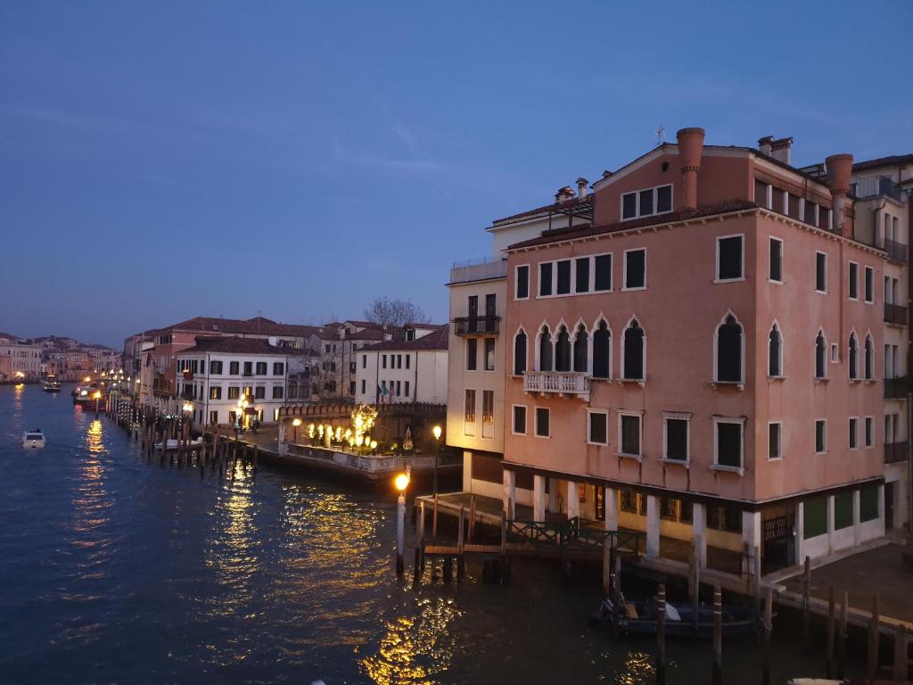 LHost in Venice - The Big Dream - 3