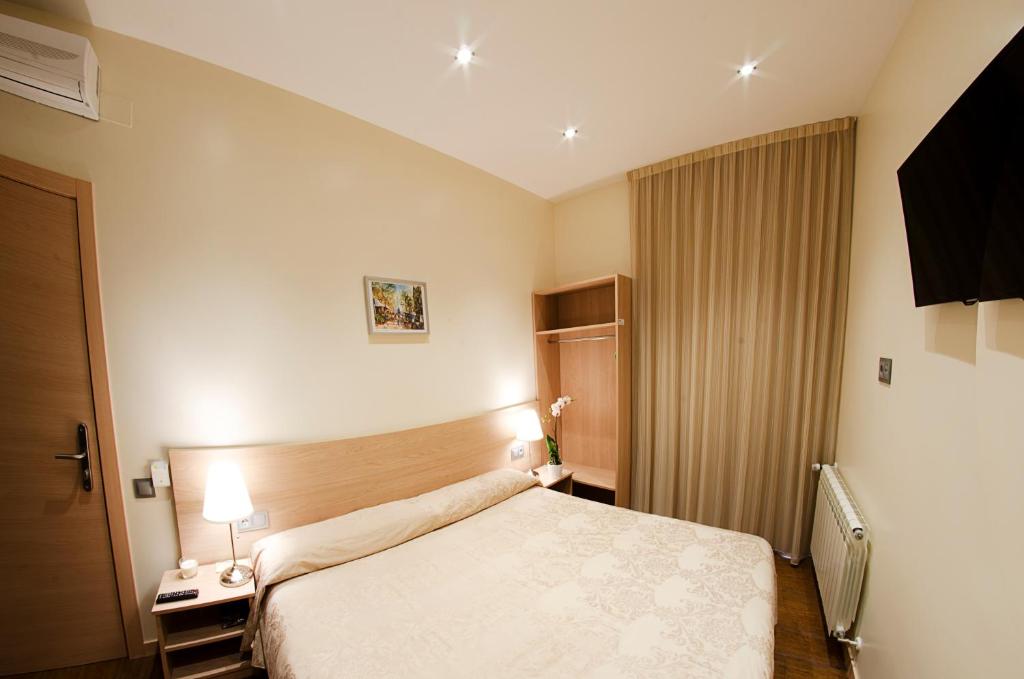 Hostal Excellence - 4