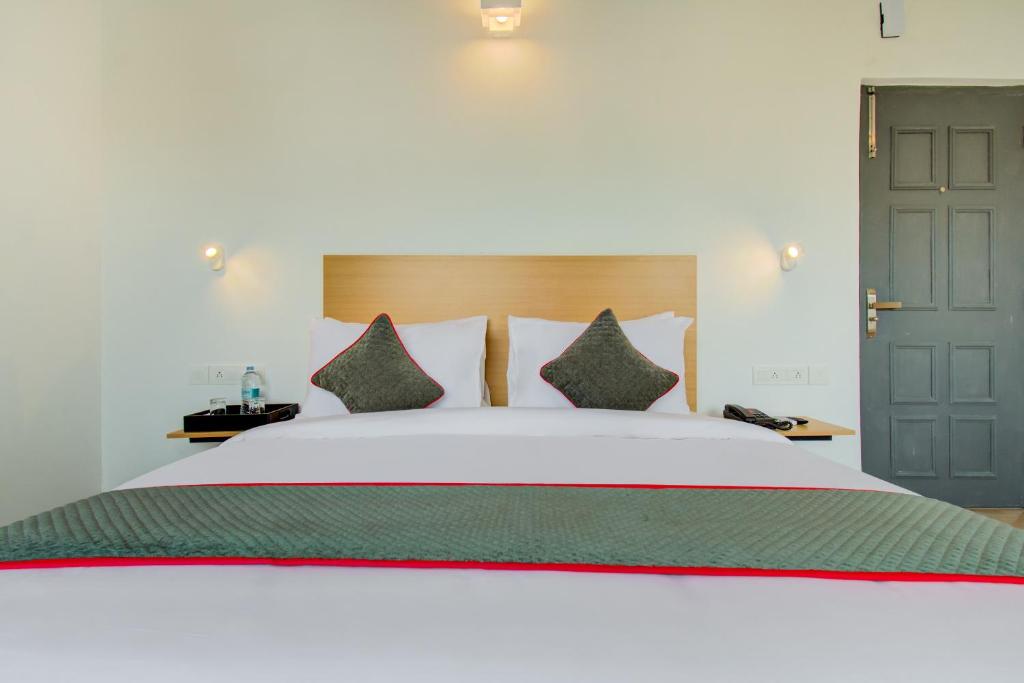 Hotel Maitrayee photo