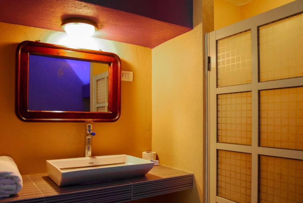 OYO Hotel Oasis - 5