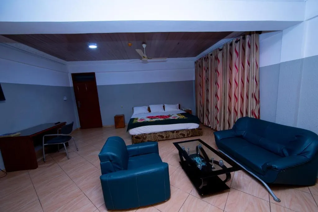 Pemicsa Hotel Accra, hotel in Spintex