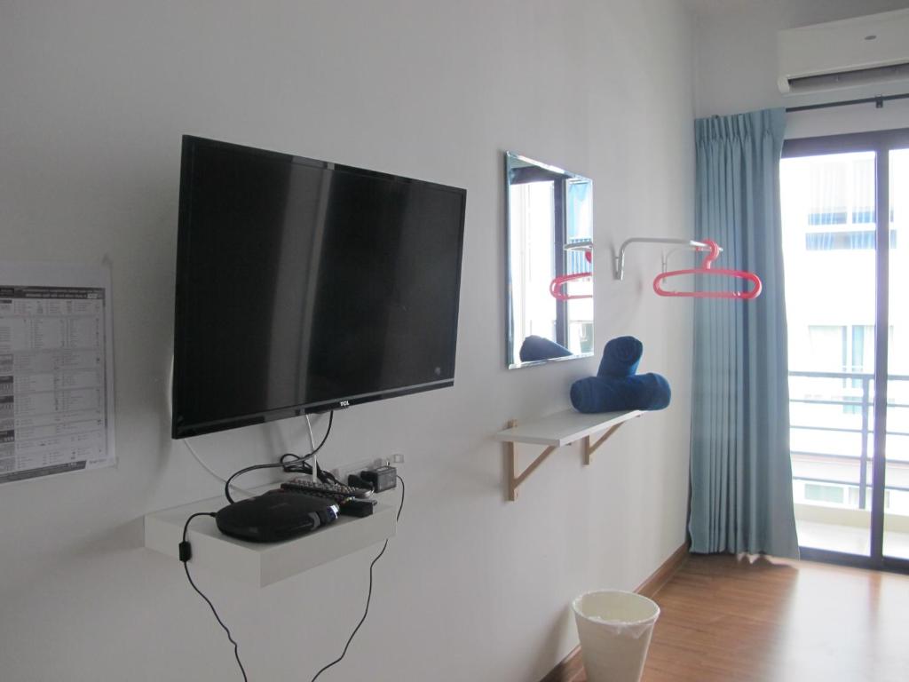 SLEEPY-Homey Don Mueang Airport Hostel