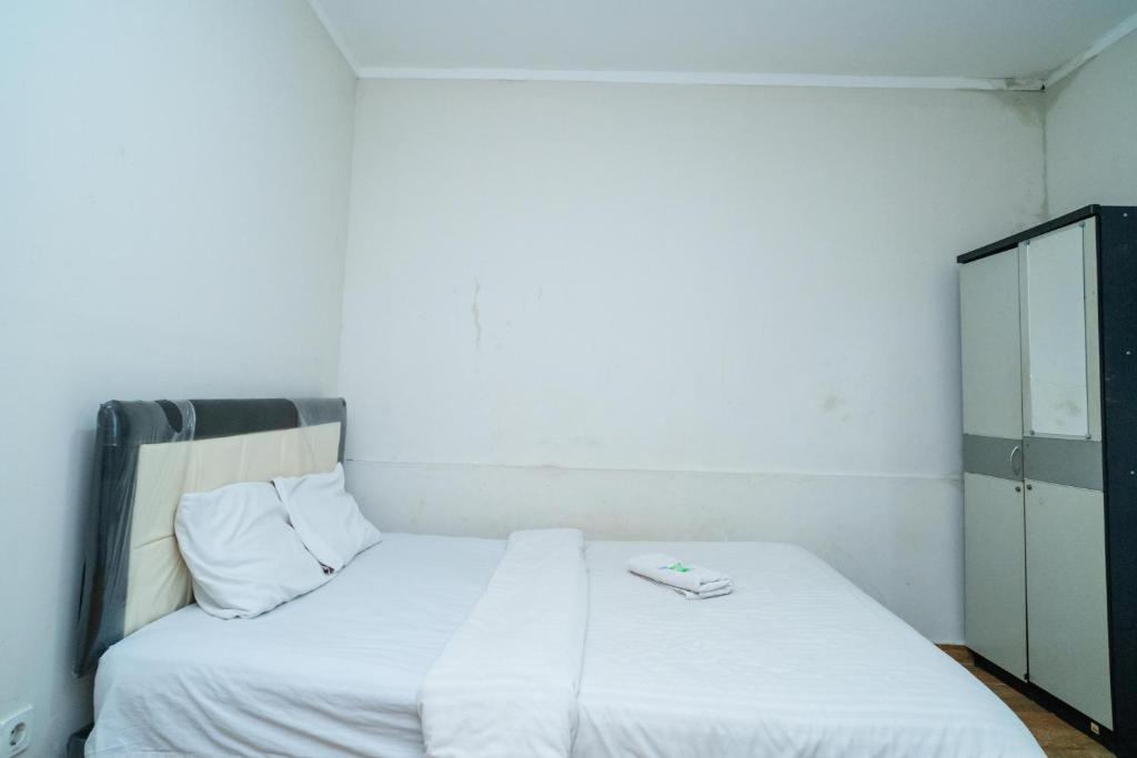 77 Guest House Serpong Mitra RedDoorz 전경