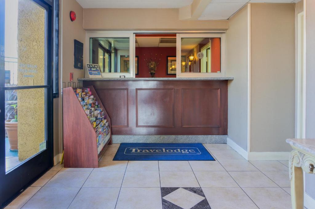 Travelodge Inn & Suites By Wyndham Gardena Ca Photo 4