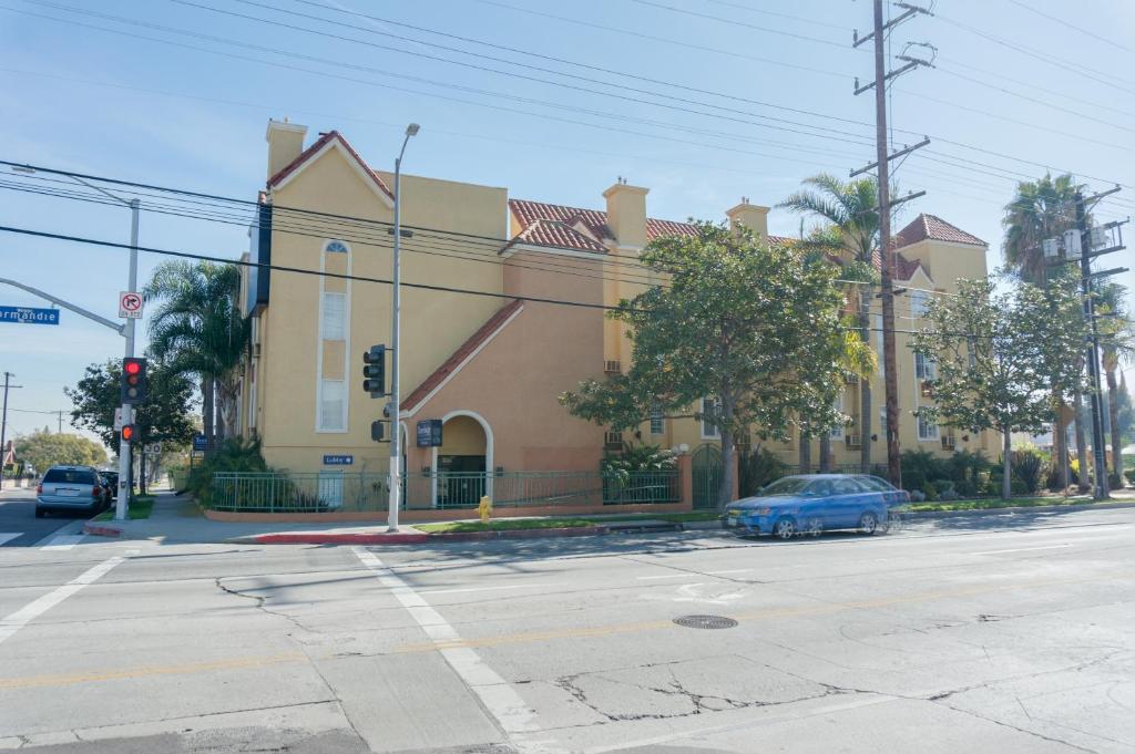 Travelodge Inn & Suites By Wyndham Gardena Ca Photo 6