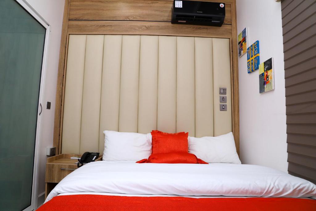 GAZANIA CLASSIC SUITE, RHODABODE APT. photo