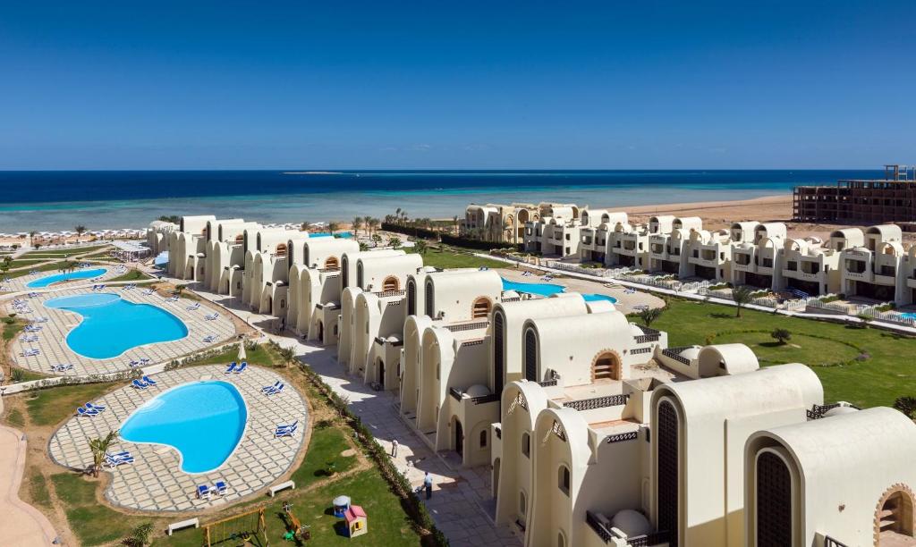 Gravity Hotel & Aqua Park Sahl Hasheesh Families and Couples Only — Hotel building in Sahl Hasheesh, Red Sea