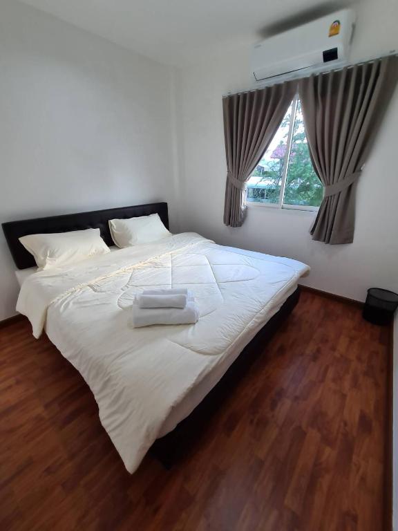 YYK Holiday Rooms Hotel (Nakhon Pathom) Deals, Photos & Reviews