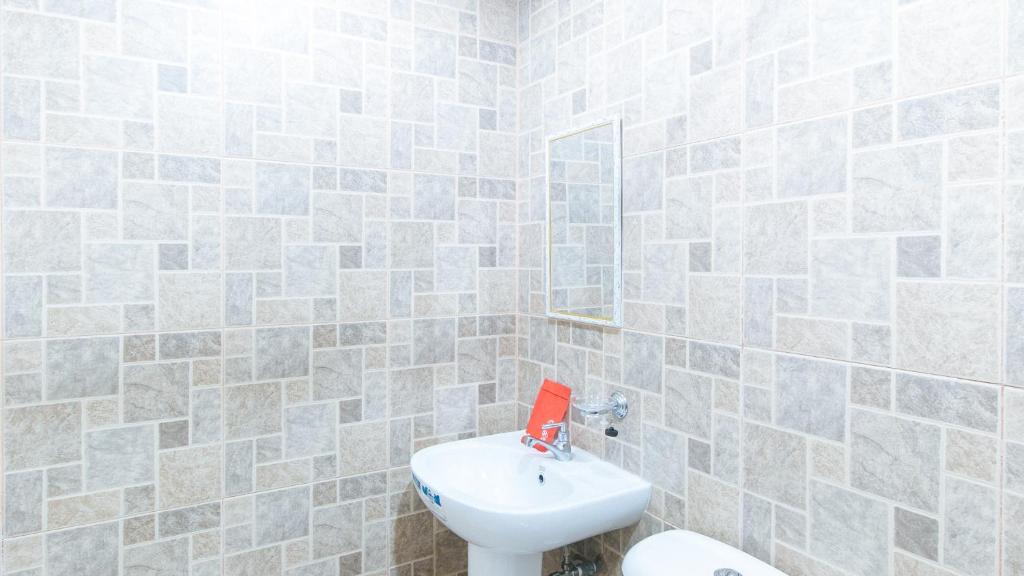 RedDoorz Plus near Osmena Highway 2 - Quarantine Hotel photo