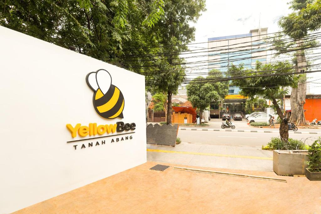 Yellow Bee Tanah Abang photo
