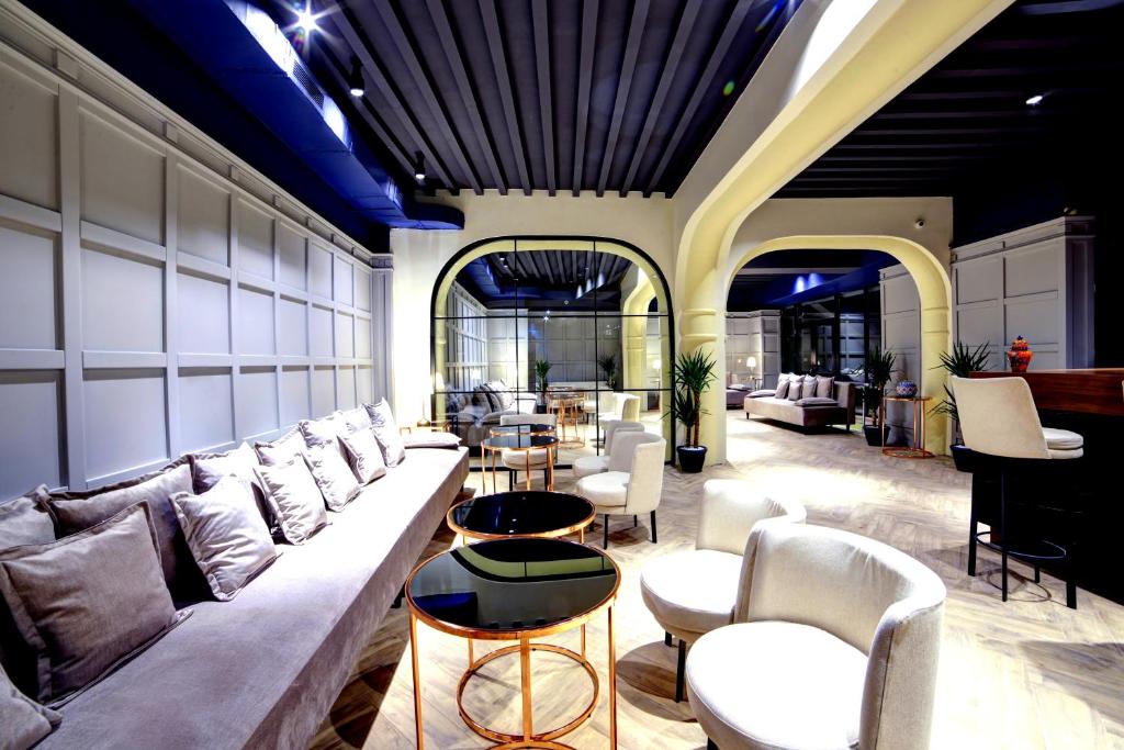 フロント・ロビー