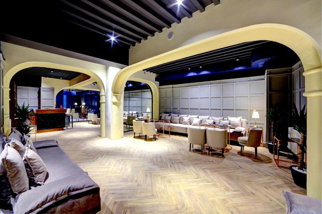 フロント・ロビー