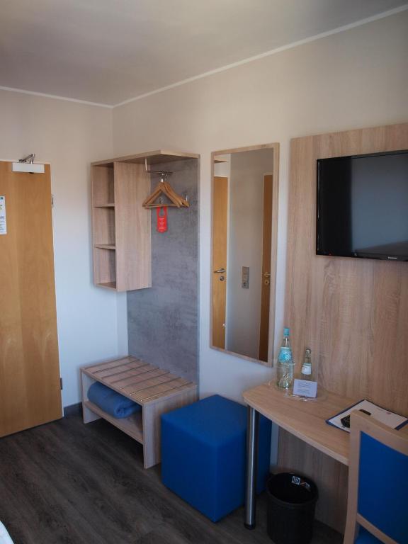Airport BusinessHotel Koln photo