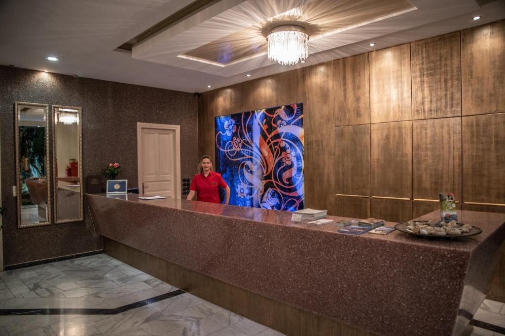 Alma Hotel photo