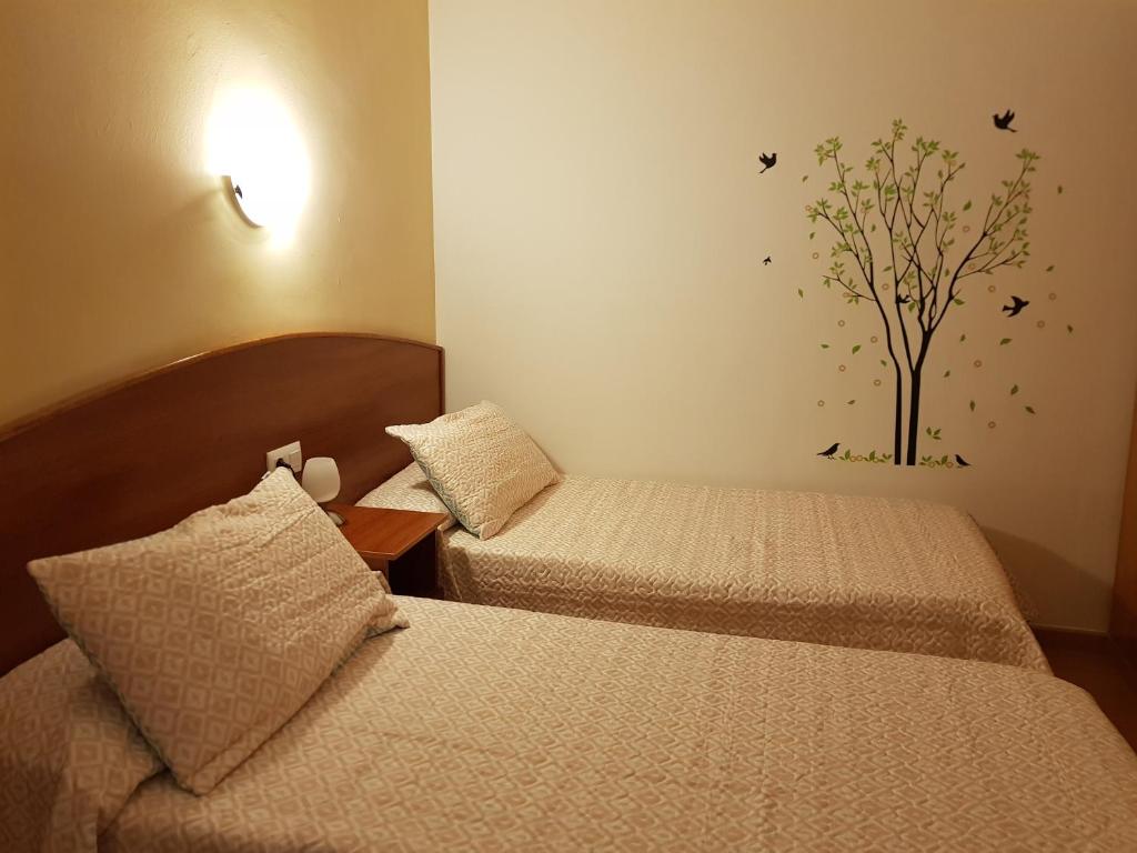 Hostal Mary - ADULTS ONLY 18 AND UP - 3