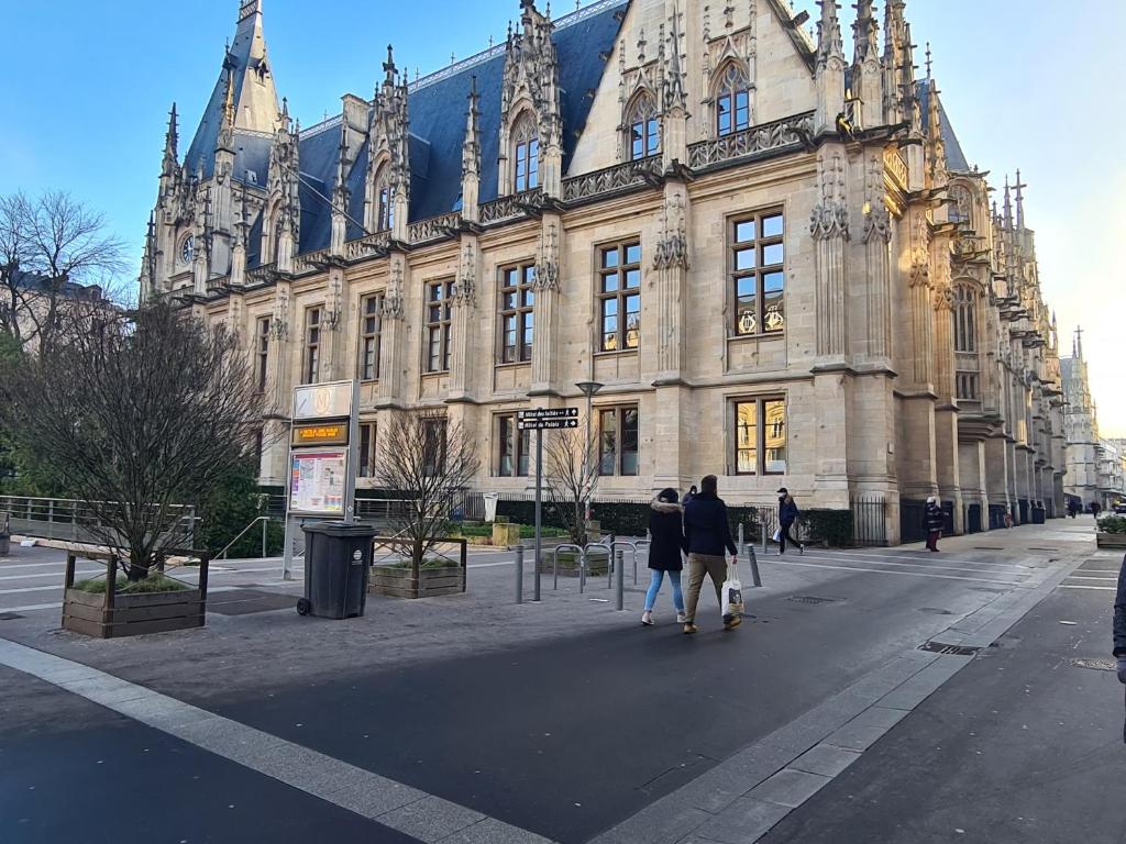 Rouen hyper centre ville Palais de Justice - 1