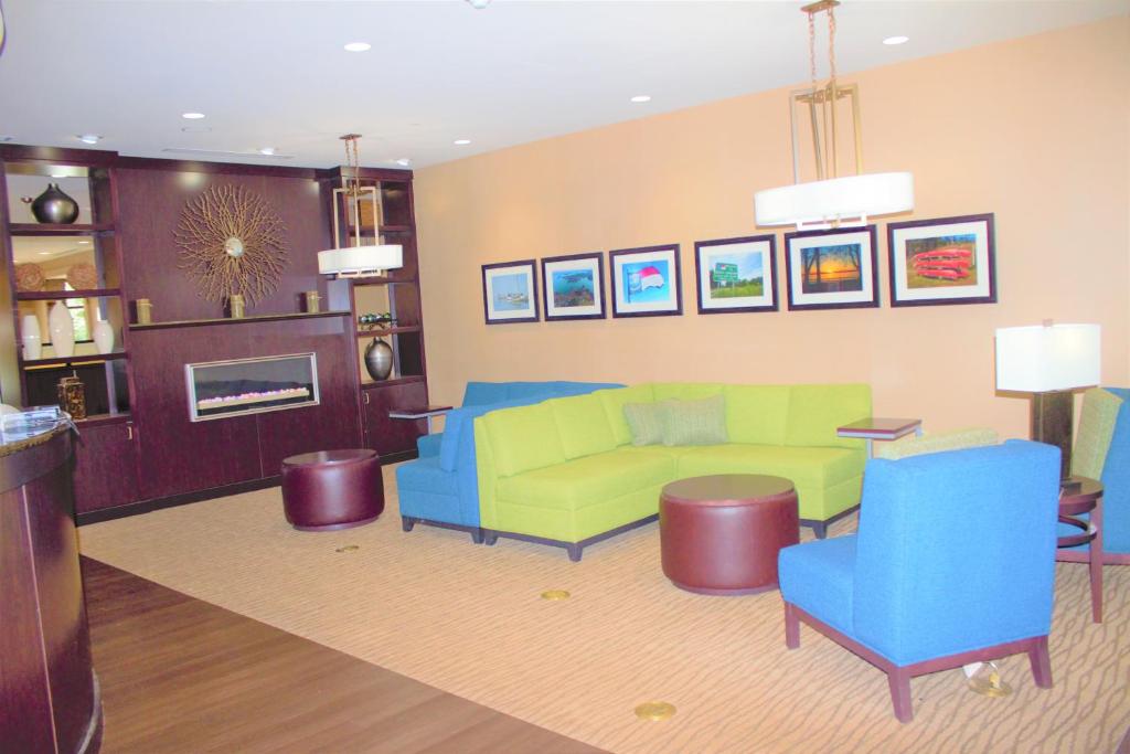 Comfort Suites Lake Norman - Huntersville photo